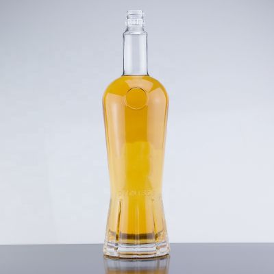 Custom Embossed Fancy Design 750ml Guala Top Super Flint Rum Glass Bottle