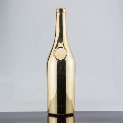 Cork Sealed 750ml Vodka Glass Bottle Custom Design Golden Electroplate Bottle 