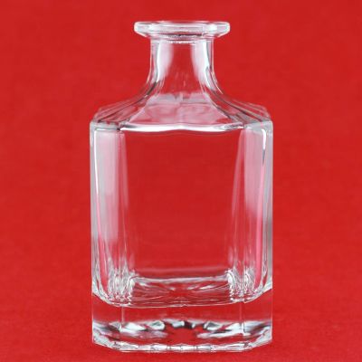 New Design Square Super Flint Vodka Bottle Fancy Heavy Glass Whiskey Glass Bottle With Cork 