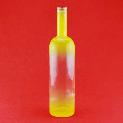 High End Delicate Spray Painted Yellow 75cl Vodka Round Glass Bottle With Cork Caps 