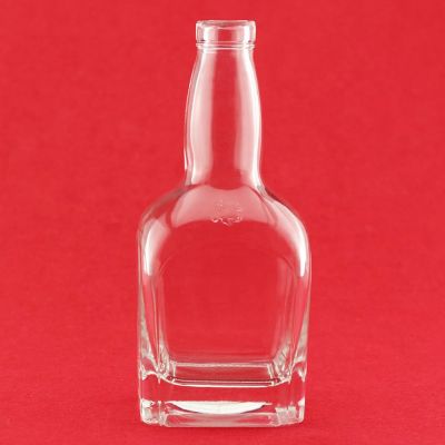 Custom Made Personalized Whiskey Bottle 500ml Glass Vodka Bottles Decorative Glass Bottles With TPE Cork 