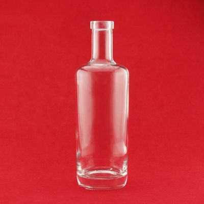 Top Quality 700 ML Empty Vodka Glass Bottle Boston Round Whiskey Bottle Glass Bottle With Cork 