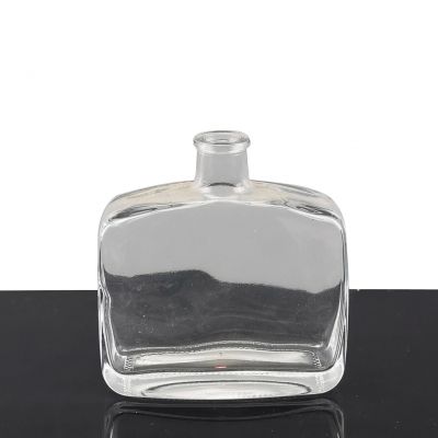 Unique Design Glass Bottle Exquisite High Capacity Transparent Whisky Glass Bottle With Plastic Cap