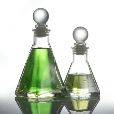 Manufacturers Customization Color 100ml aroma square empty glass reed diffuser bottle with aluminum cap cone shope