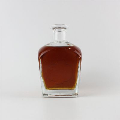 High quality thick bottom 750ml liquor glass bottle with cork