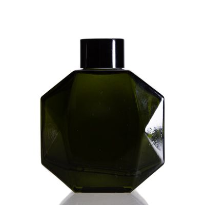 Design Polyhedron Shape Aromatherapy Bottle Empty 100ml Aroma Green diffuser Bottle With Cap