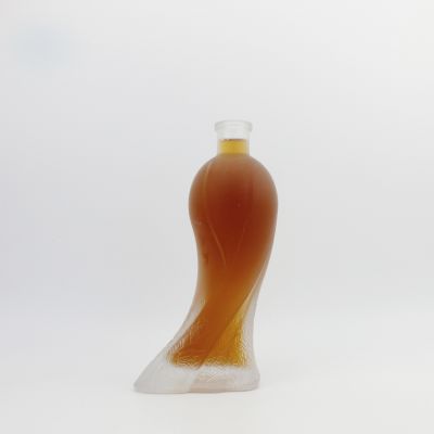 High quality custom glass spirit bottle alcohol bottle 500ml