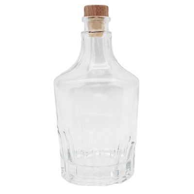 2021 wholesale customized good quality liquor glass bottles with screw cap spirit