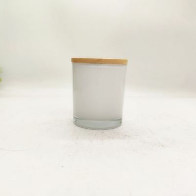 Modern candle holder with simple and warm wooden lid inside