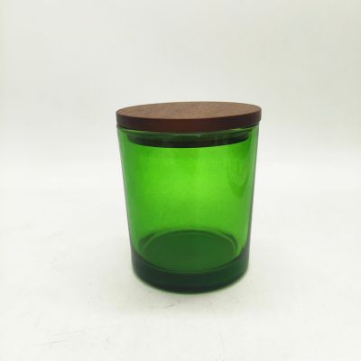 Green candlesticks in 10 oz customized lid