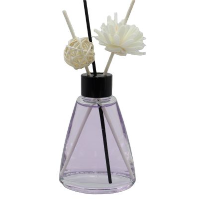 Triangle shape 130 ml glass bottles empty reed Diffuser bottle with screw lid and rattan