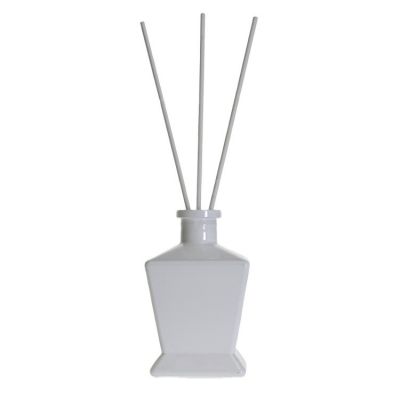Factory Direct Sale 130ml diffuser bottle glass empty reed diffuser bottle For Perfume