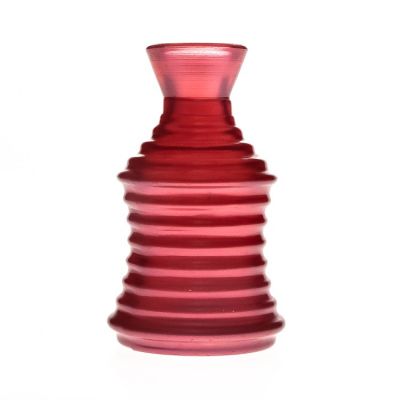 Customize Factory Sale Empty Vase 100ml Red Colored Diffuser Bottles Glass With Sticks