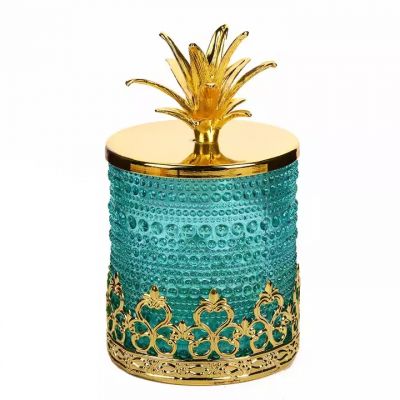 Luxurious electroplated hollow alloy base jewelry storage jar Aromatic candle jar with cover