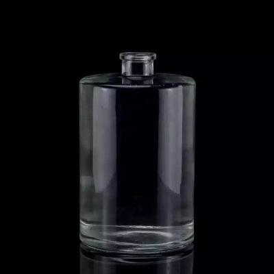 Factory Wholesale Direct Sale Transparent Round 500ml 700ml Glass Bottle High Quality Whiskey Hot Selling Vodka Glass Bottle