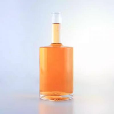 Classic Shape Long Neck 750 ml Vodka Glass Bottles Round Transparent Bottle With Corks