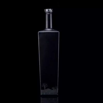 Best selling Matte Black Top Quality 500ml 700 ml Vodka glass bottle Empty glass bottle with cork