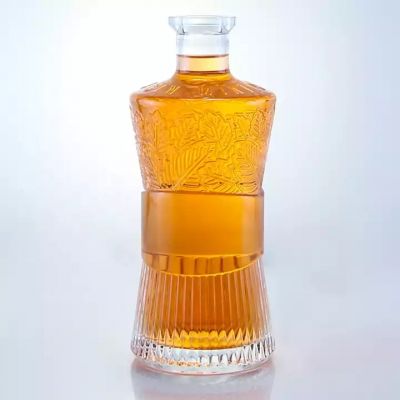 Customized Design Logo Embossed 750ml Whiskey Glass Bottle Empty Clear Liquor Bottles For Sale