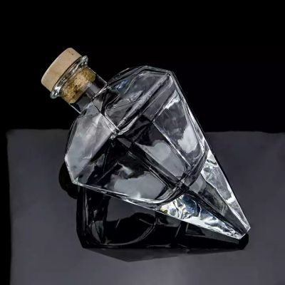 Factory Wholesale Price Transparent Unique Design Shape Gin Glass Bottle Personalized Whiskey Liquor Glass Bottle With Cork