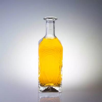 Hot Selling Refinement 750 Ml Crystalline Whiskey Spirits Glass Bottle With Cork Cap