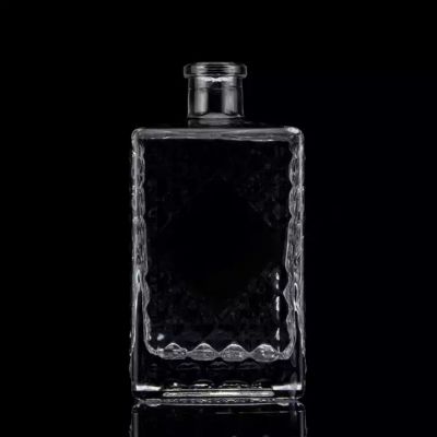 Wholesale Price Clear Square Gin Glass Bottle Personalized Elegant Engrave Liquor Glass Bottle
