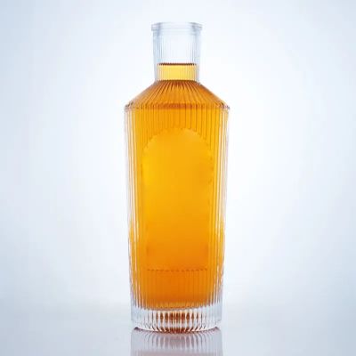 hot sell 750ml vodka bottle spirits glass bottle with screw cap clear embossment bottle