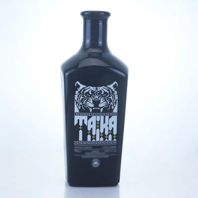 Black square customized 700ml 750ml vodka spirit glass bottle with cork cap