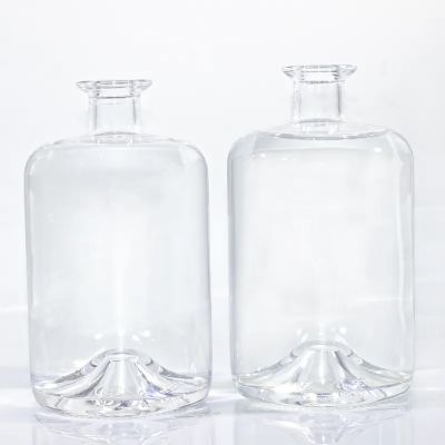 Glass Bottle Accept Customization 700ml Bottom recessed transparent thick round glass bottle with high concave bottom