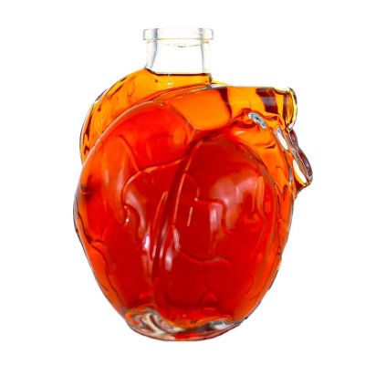 Custom heart-shaped 500ml clear whiskey gin vodka rum liquor glass bottle with cork