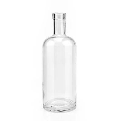Hot Selling Empty 500ml 700ml Rum Alcohol Spirit Bottles Customize Round Vodka Glass Bottle