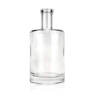 Flat shoulder cylindrical 500ml 750ml 700ml vodka whisky glass bottle with cork