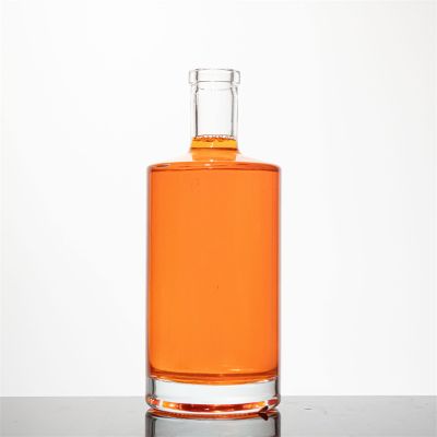 New Design Round Flat Shoulder Empty Glass Bottles 500ml Whiskey Vodka Gin Glass Bottles with Cork