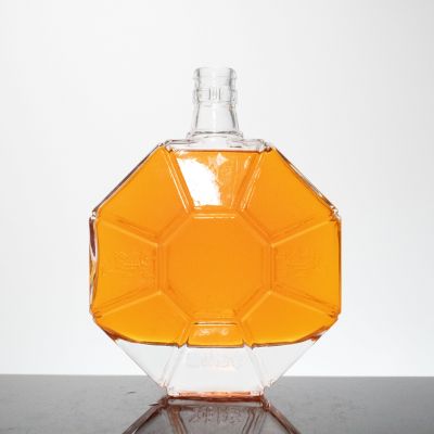 New Design Luxury Round Glass 700ml Bottle with Cork