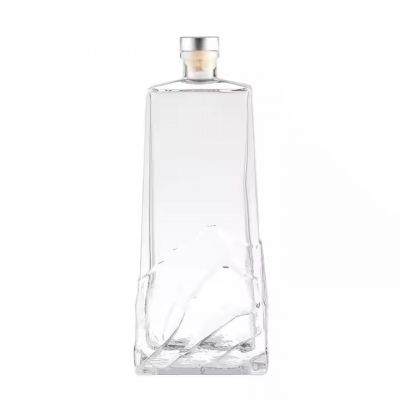 Factory custom 600ml flat square clear glass bottle with cork