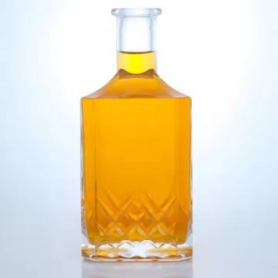 Factory supply new design 700ml square shape liquor whisky vodka brandy glass bottle with cork top