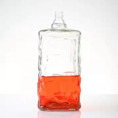 Hot Style Wholesale New Features Exquisite Emboss Simple Smooth Liquor Spirits Vodka Whisky Glass Bottle For Sale 1L 2L