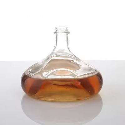 Bulk Sourcing Of 500ml High Quality clear Glass Bottles Drink for Wine Flat Liquor Whisky Tequila Glass Bottles For Hot Sale