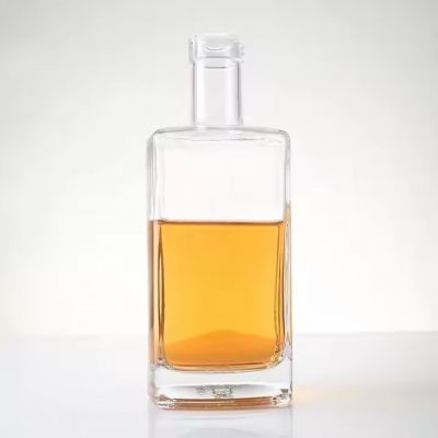 Factory Price 250ml 500ML High Quality Square Transparent Wine Bottle for Whiskey and Gin Custom Craft With Cork