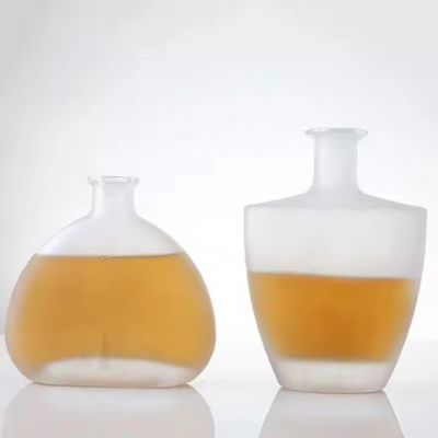 Satisfaction Guaranteed 500ml Round Frosted Glass Bottle for Tequila Vodka Matte Thick Bottom Plastic Cork Cover Free Sample