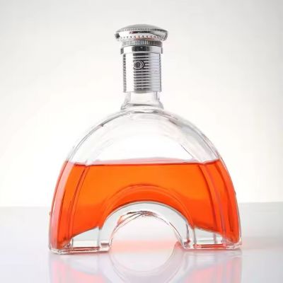 Empty High Quality Glass 700ml Spirit Bottles Decoration XO Flat Fancy Miniature Liquor Bottles for Whisky With Screw Cap