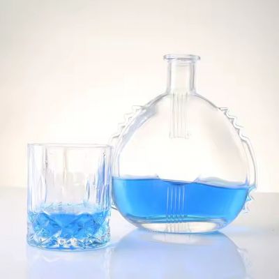 Factory Price Wholesale Empty Beverage Liquor Glass Bottle Whisky Brandy Vodka 750ml Glass Bottle for Liquor With Cap