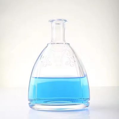 Luxury Flint Flat Liquor Bottle 700ml Embossed Fancy Vodka Bottle Honey Glass Flat Gin Glass Bottles With Glass Cap