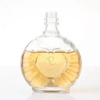 Customized Luxury Flint Glass 50ml 100ml Clear Glass Miniature Beverage Dispenser Bottle With Screw Lid Manufacture Wholesale