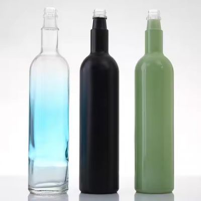 Hot Sale Custom Colored 700ml Round Frosted Glass Bottle With Cork Screw Top for Whiskey Tequila Rum Glass Bottles