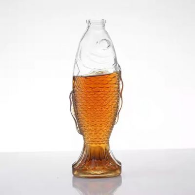 Factory Spraying Upscale Empty Fish Shape Vodka Bottle 700ml Glass Containers With Cork Stopper Top Cap Wholesale