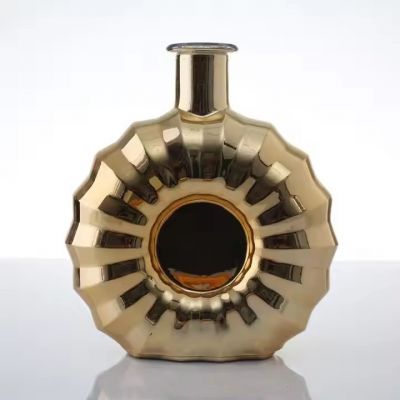 Customizable 500ml 750ml Electroplated Gold Round Embossed Glass Bottles for Wine Whiskey Spirits - OEM/ODM Available