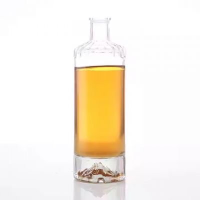 Hot Selling Distillery Spirit Bottle Whiskey Wine Vodka Gin Glass Liquor Bottle 750ml 750 ml with Bartop Cork