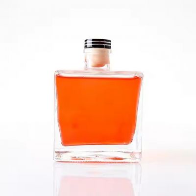 China Professional Manufacture Supplier Custom 500ml Square Shape Glass Liquor Bottle for Liquor Whisky Glass Bottle With Cork