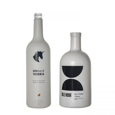 Wholesale 500ml 700ml 1000ml Liquor Brandy Spirit Glass Bottle Xo Whisky Gin Rum Bottle Glass Bottle with Corks