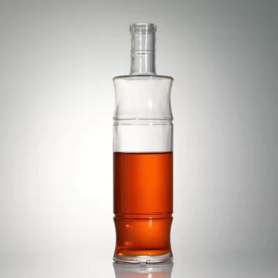 Factory Custom Wholesale 750ml 700ml 500ml Liquor Bottle Tequila Vodka Gin Rum Glass Spirits Bottle with Corks